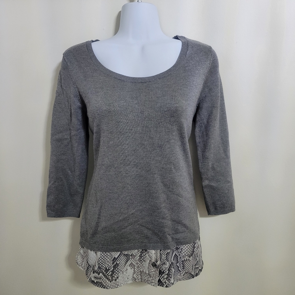 White House Black Market Gray Faux Layered Snakeskin Shirttail Sweater Size XS